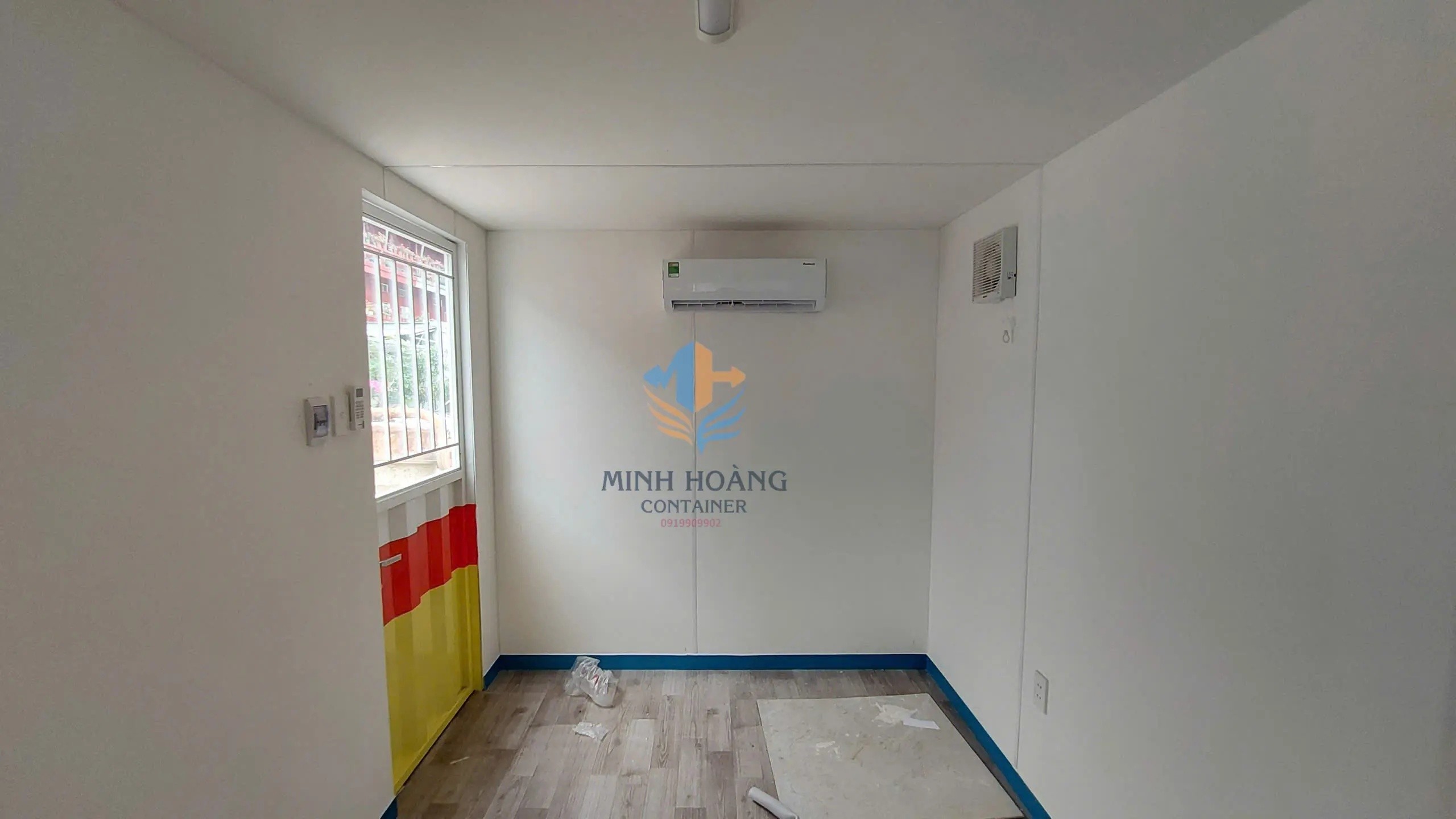 Container Văn Phòng 40 Feet Phối 3 Màu Trắng Đỏ Vàng: Giải Pháp Không Gian Sáng Tạo